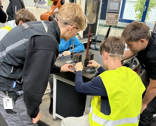 Ein Tag voller Einblicke: Schulklasse zu Besuch bei GEDIA